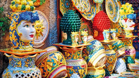 Bunte Keramik aus Sizilien-placeholder