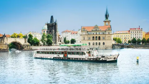 Schiffsfahrt auf der Moldau genießen-placeholder