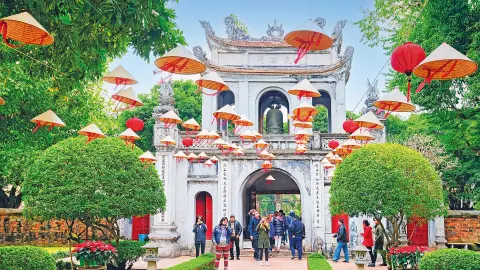 Literaturtempel in Hanoi mit Lampignons-placeholder