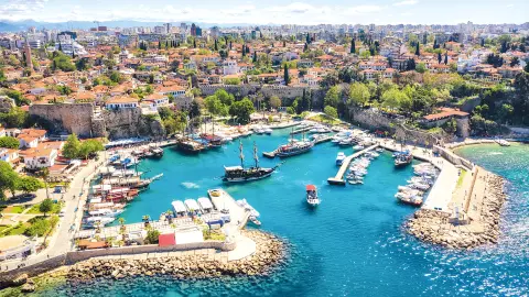 AYT113_7277-80_Wohlfuehlen_tuerkischen-Riviera_content_1920x1080px_Antalya_hafen-placeholder