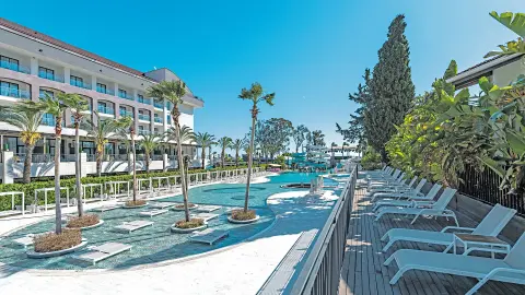 AYT111_0000_Wohlfuehlen_tuerkischen-Riviera_content_1920x1080px_Hilton_DoubleTree_Antalya_0000s_0009_Hilton Doubletree_P-placeholder