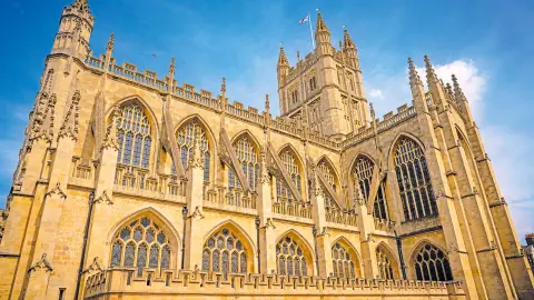 LHR112_zu-gast-bei-rosamunde-pilcher_content_1920x1080px_Abteikirche-Bath-placeholder